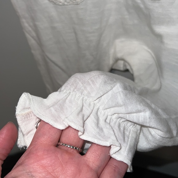 NWT 7 For All Mankind White Boho Crochet Burnout Baby Onesie- 6 to 9 months - Picture 8 of 12